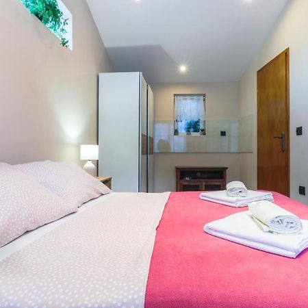 Apartman Lena Vrsar Exterior foto